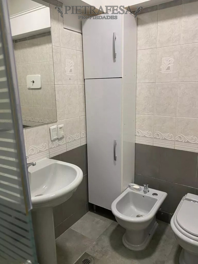 Apartamento ID.6052 - Apartamento en venta 4 dormitorios, 3 baños y patio- Zelmar Michelini -Centro