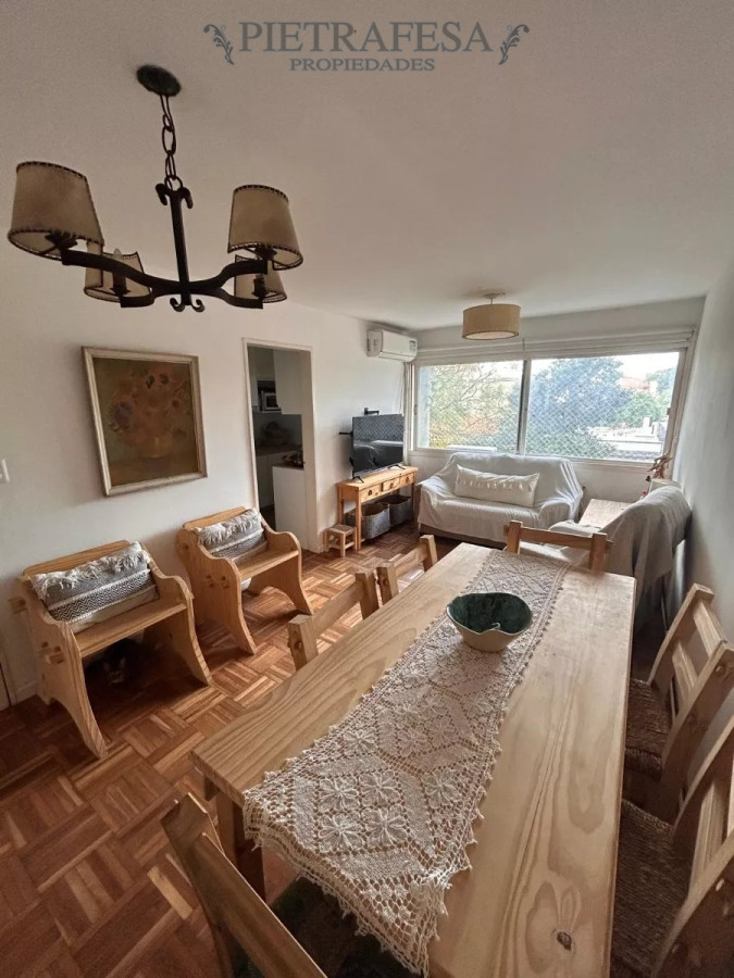 Apartamento ID.12341 - Apto en venta 2 dormitorios, 1 baño-Punta Carretas 