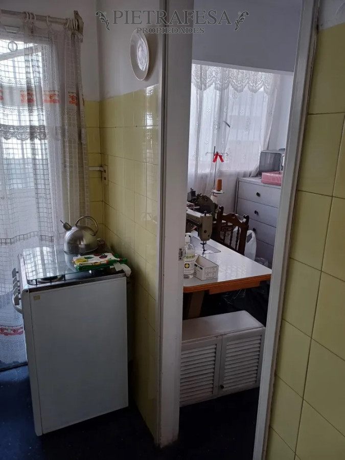 Apartamento ID.14221 - Apartamento en Pocitos, 3 dormitorios, 2 baños y Garage a metros del mar