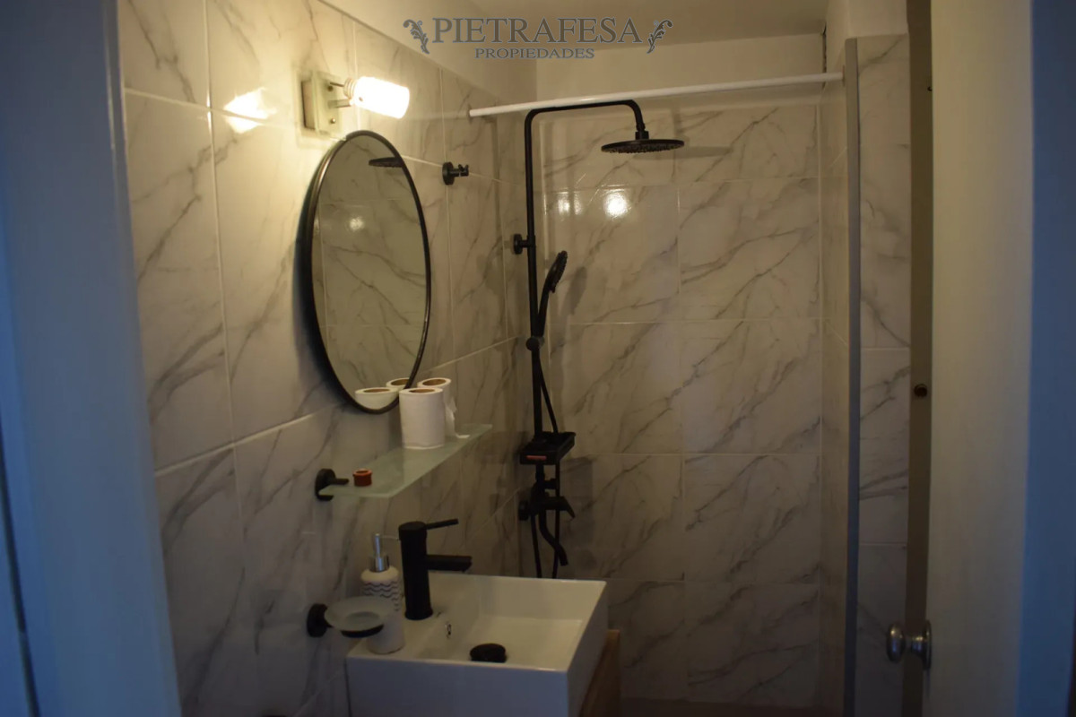 Apartamento ID.15431 - Apartamento en venta, 2 dormitorios, 1 baño, terraza lavadero. Centro.