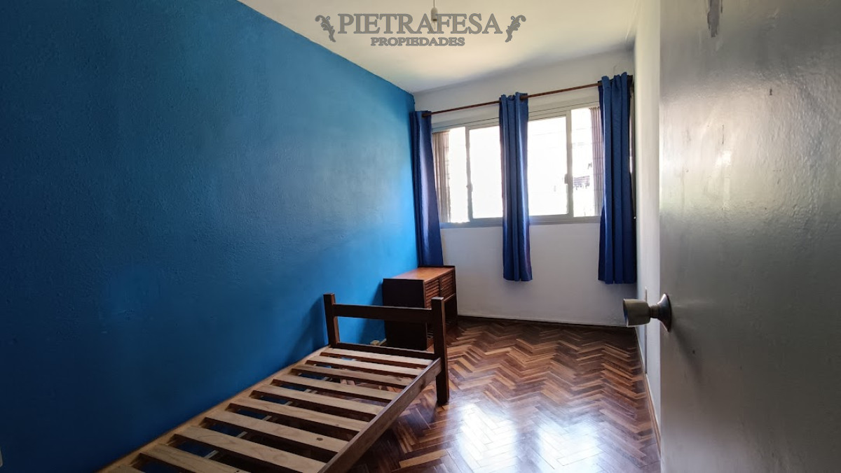 Apartamento ID.1485 - Apto venta con renta en planta baja 4 dormitorios 1 baño con estacionamiento- EE 71 - Malvin Norte 