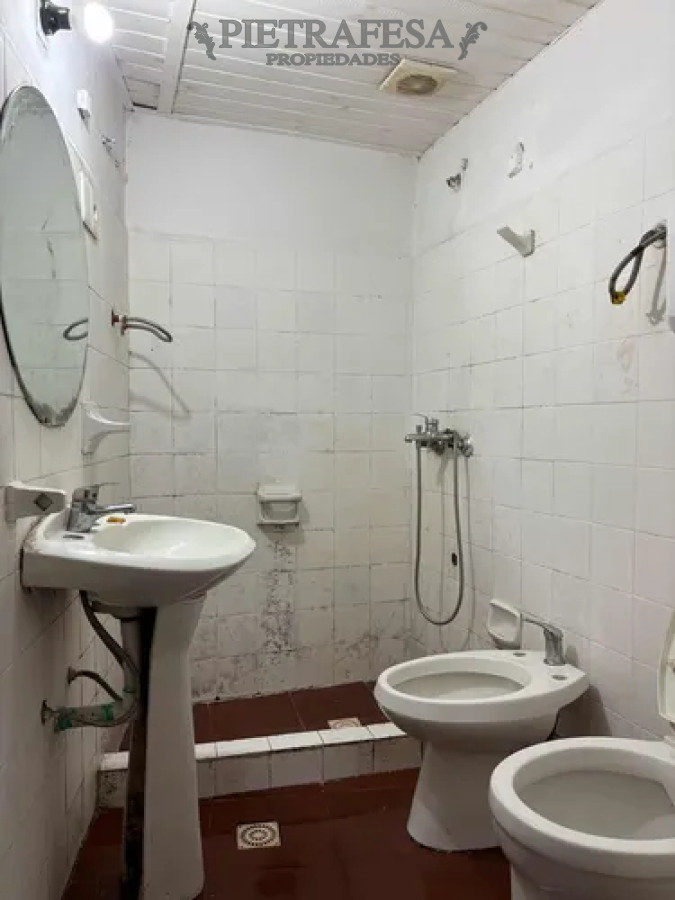 Apartamento ID.13912 - Apartamento en alquiler, 1 dormitorio, 1 baño, patio. Colon.