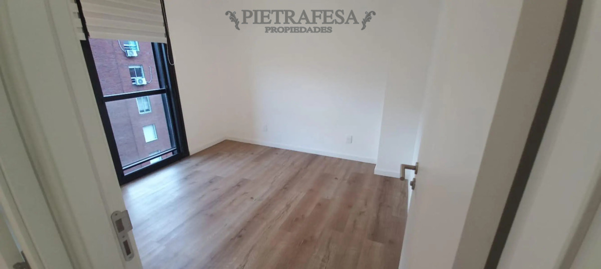 Apartamento ID.15013 - Apartamento en venta, 2 dormitorios, 1 baño, terraza. Centro.