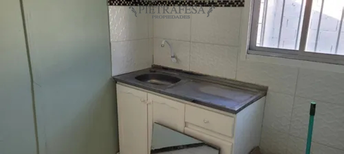 Apartamento ID.13777 - Apartamento en alquiler, 2dormitorios, 1baño, patio. Nuevo Paris.