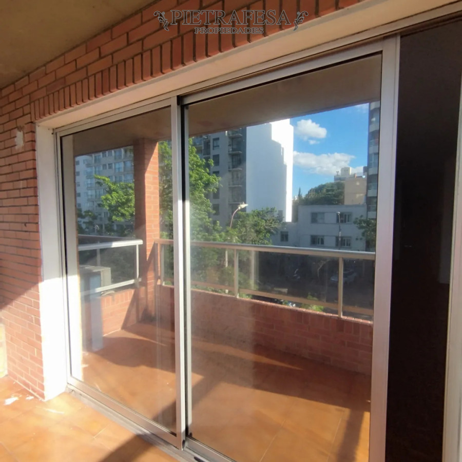 Apartamento ID.14764 - Apartamento en alquiler, monoambiente, 1 baño, terraza. Pocitos. 