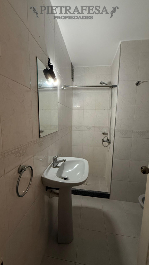 Apartamento ID.14487 - Apartamento en alquiler, monoambiente, 1 baño, balcón. Pocitos.