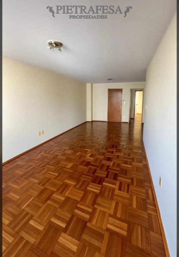 Apartamento ID.15217 - Apartamento en VENTA CON RENTA!!4 dormitorios, 3 baños, terraza, cochera doble. Pocitos  