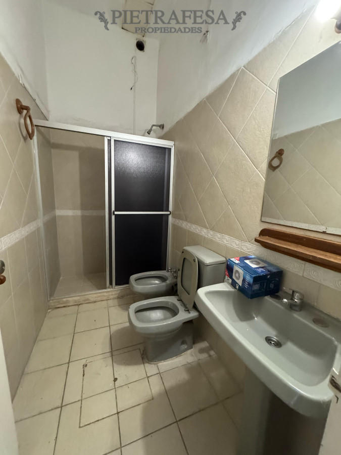 Apartamento ID.12813 - Apartamento en alquiler, 2dormitorios, 1baño, patio. Pocitos.
