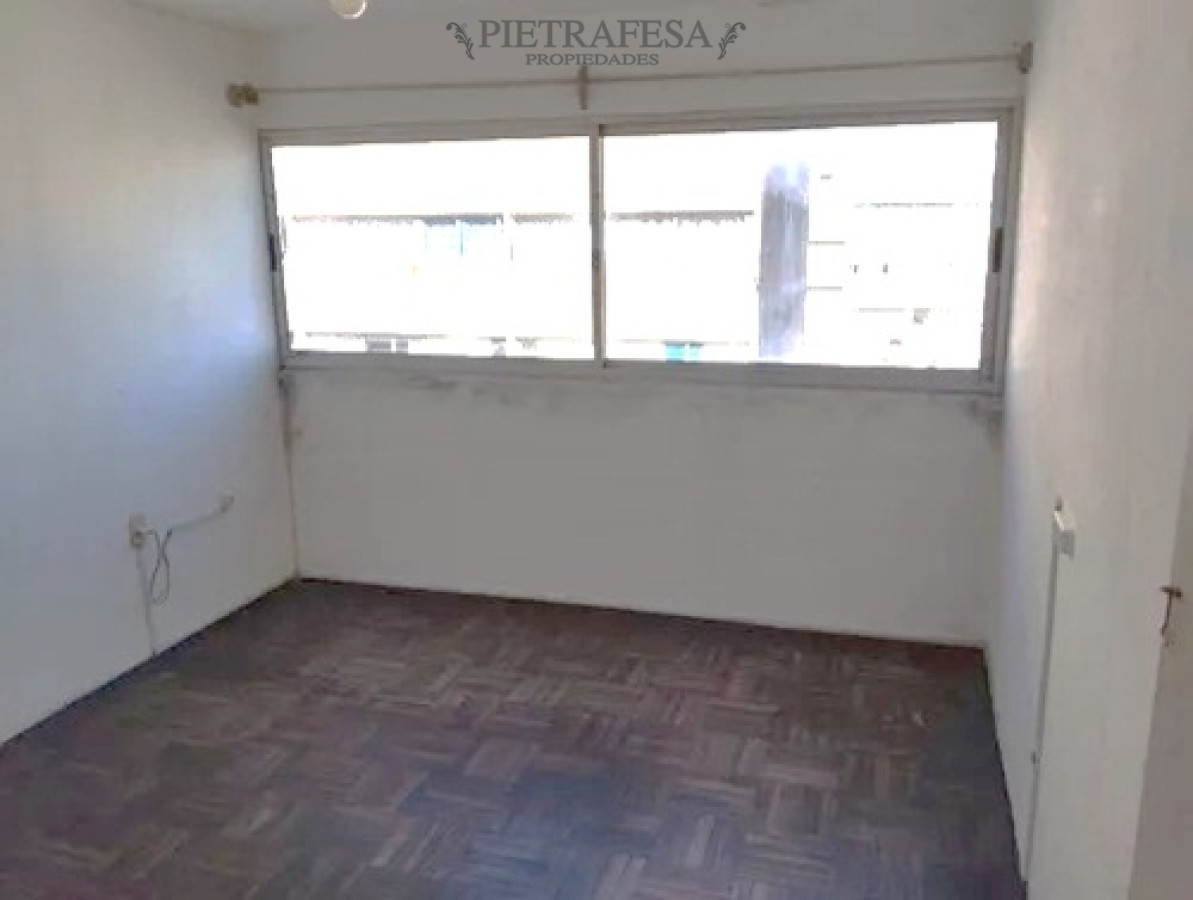 Apartamento ID.12782 - Apartamento en venta con renta, 3 dormitorios, 1 baño, terraza lavadero. Malvin Norte.