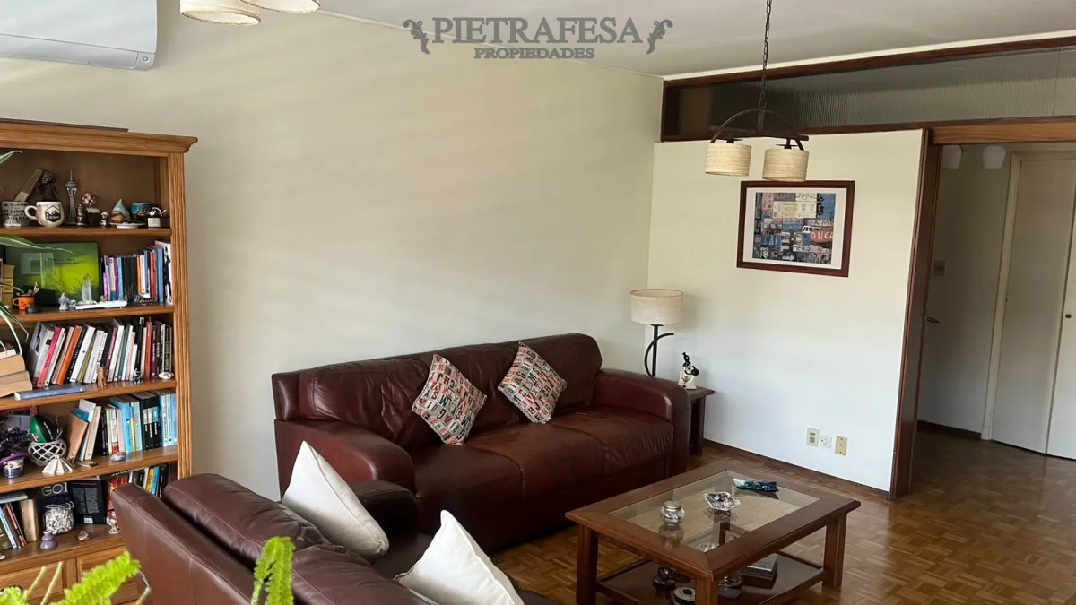 Apartamento ID.16667 - Venta de apartamento, 3 dormitorios , 2 baños , terraza , garaje . Parque Rodó