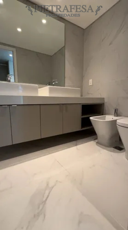 Apartamento ID.13272 - Apartamento en alquiler, 2dormitorios, 2baños, terraza, garaje. Punta Carretas.