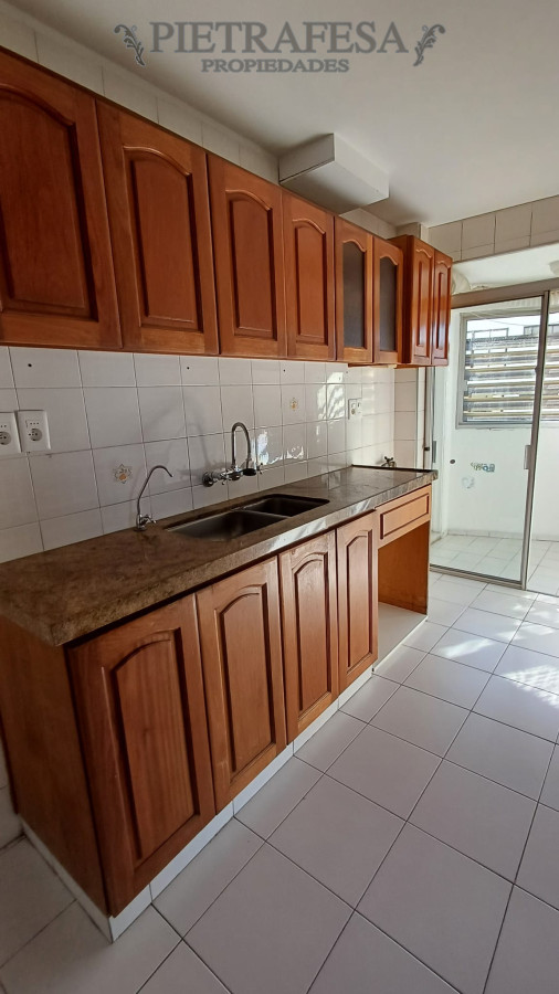 Apartamento ID.13612 - Apartamento en alquiler, 4dormitorios, 3baños, terraza, garaje. Punta Carretas.