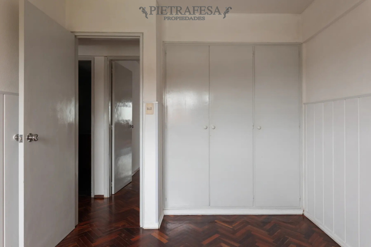 Apartamento ID.15435 - Apartamento en venta, 2 dormitorios, 1 baño, terraza lavadero. Aguada.