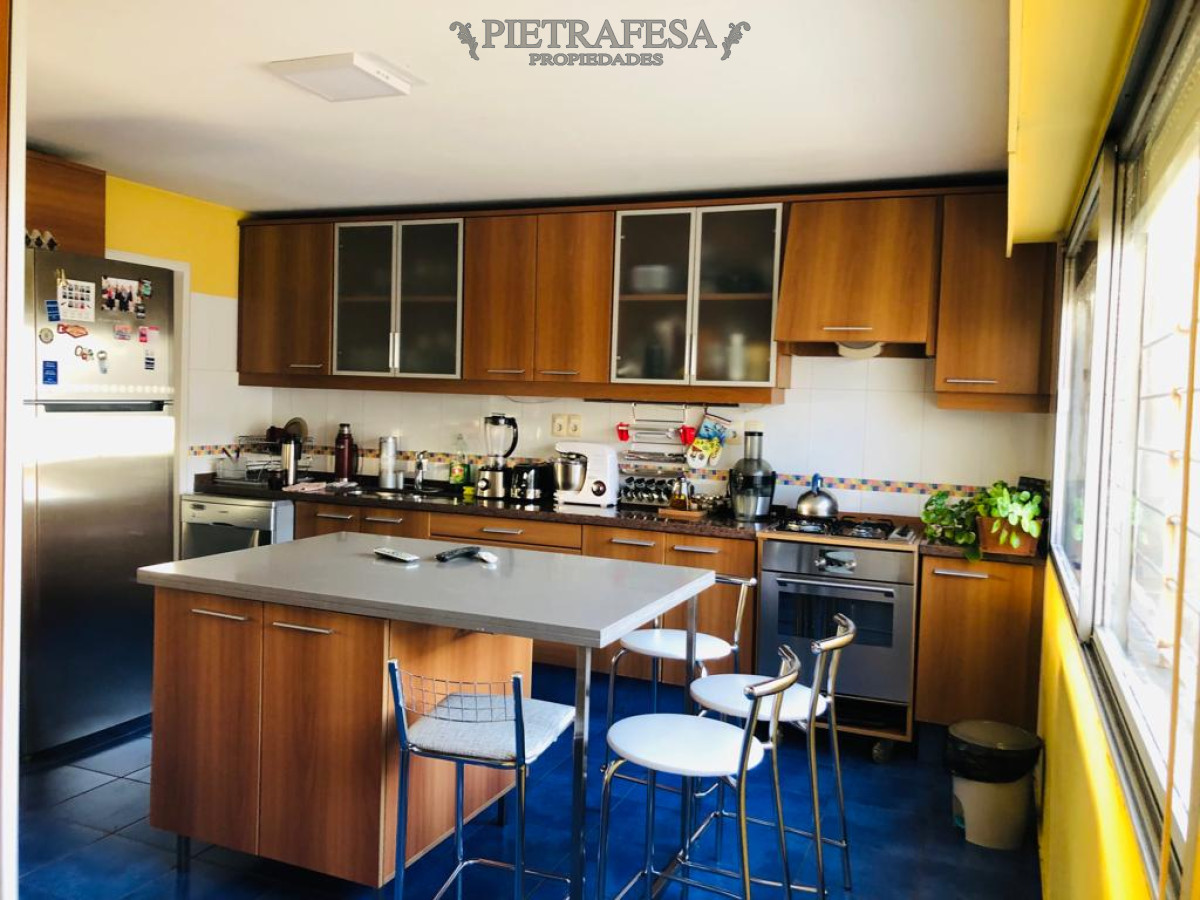 Apartamento ID.4000 - Apartamento Penthouse en venta - 4 dormitorios - 4 baños - garaje x 2 - Chucarro -Pocitos