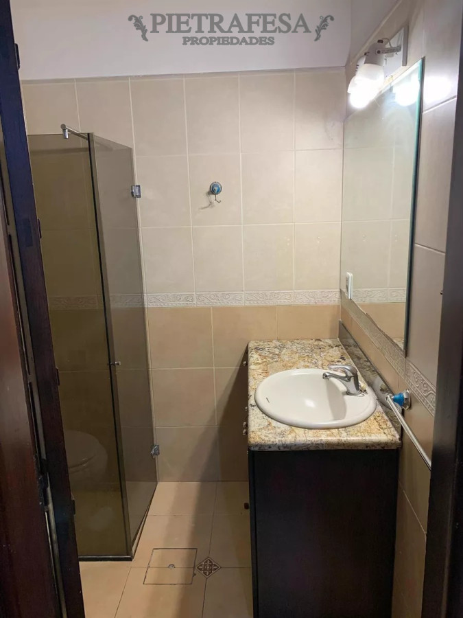 Apartamento ID.12268 - Apto en venta con renta 3 dormitorios y patio- La Comercial
