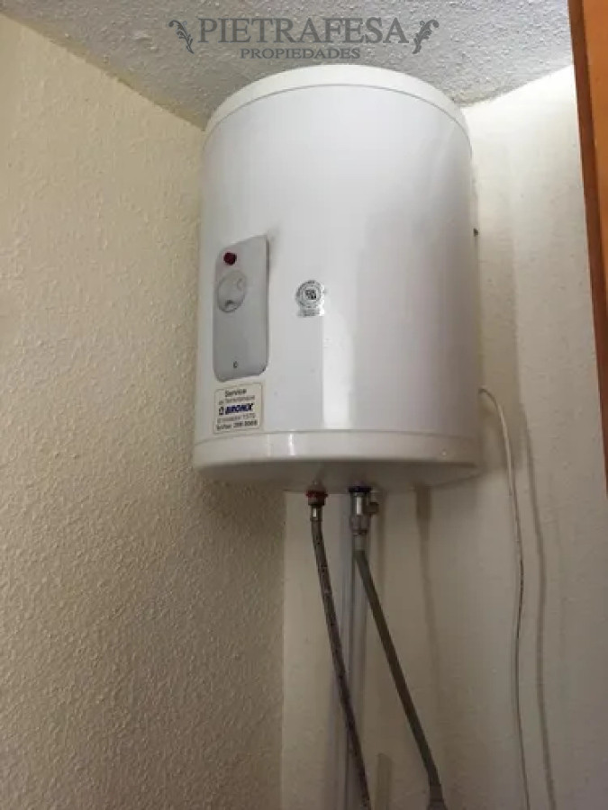 Apartamento ID.13593 - Apartamento en alquiler, 2 dormitorios, 1baño. Malvin Norte.