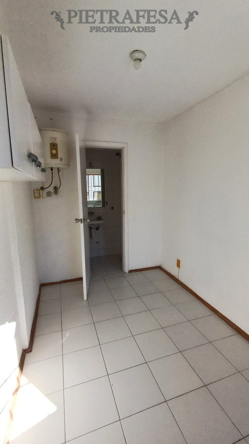 Apartamento ID.13612 - Apartamento en alquiler, 4dormitorios, 3baños, terraza, garaje. Punta Carretas.