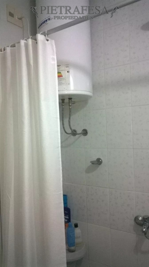 Apartamento ID.6468 - Apartamento en venta -CON RENTA 1 dormitorio , 1 baño y patio- Canelones- Ciudad Vieja. 