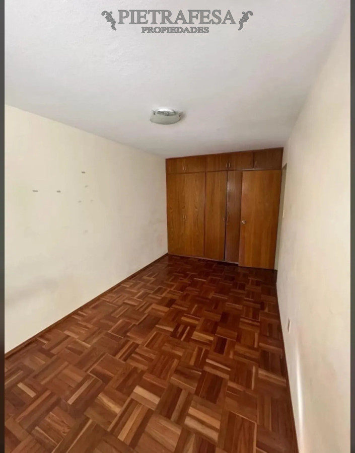 Apartamento ID.15217 - Apartamento en VENTA CON RENTA!!4 dormitorios, 3 baños, terraza, cochera doble. Pocitos  