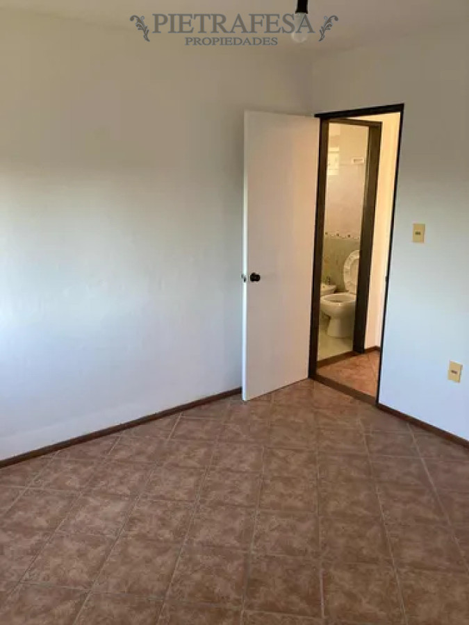 Apartamento ID.14453 - Apartamento en venta, 3 dormitorios, 1 baño, terraza lavadero, cochera. Malvin Norte.