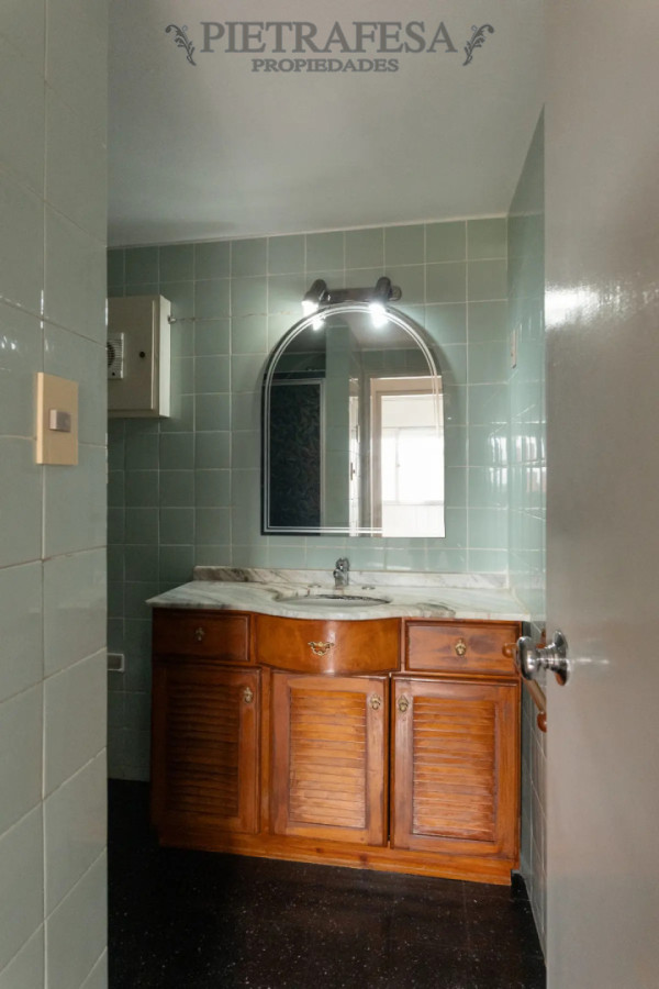Apartamento ID.15435 - Apartamento en venta, 2 dormitorios, 1 baño, terraza lavadero. Aguada.
