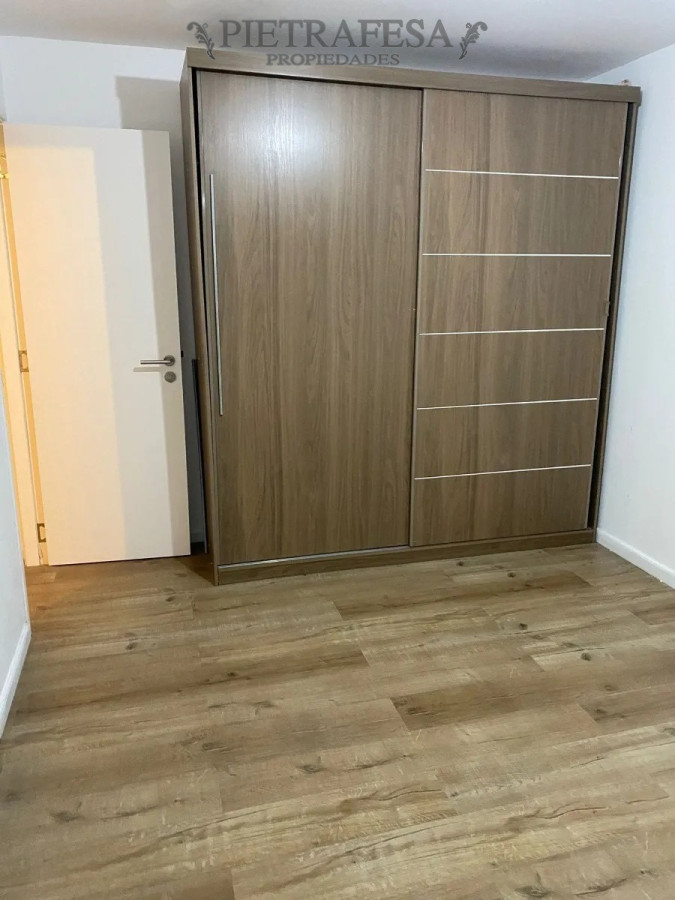 Apartamento ID.3623 - Apartamento en Venta con Renta, 2 dormitorios, 1 baño, terraza, Defensa, Cordón.