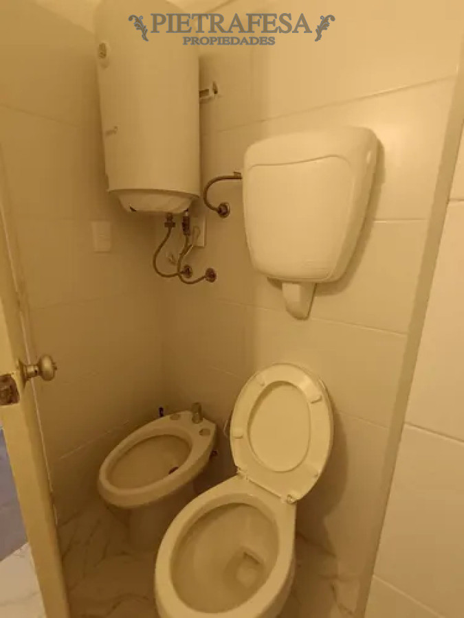 Apartamento ID.13889 - Apartamento en alquiler, monoambiente, 1 baño. Gastos comunes bajos. Cordón.