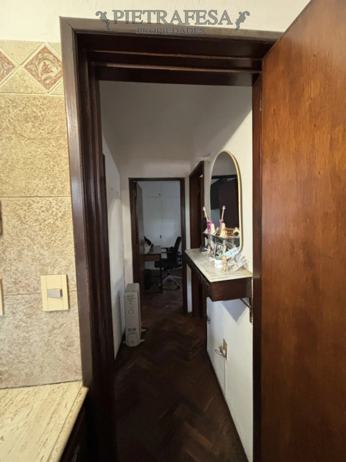 Apartamento ID.15745 - Apartamento en venta, 2 dormitorios, 1 baño, terraza lavadero, cochera. Carrasco.