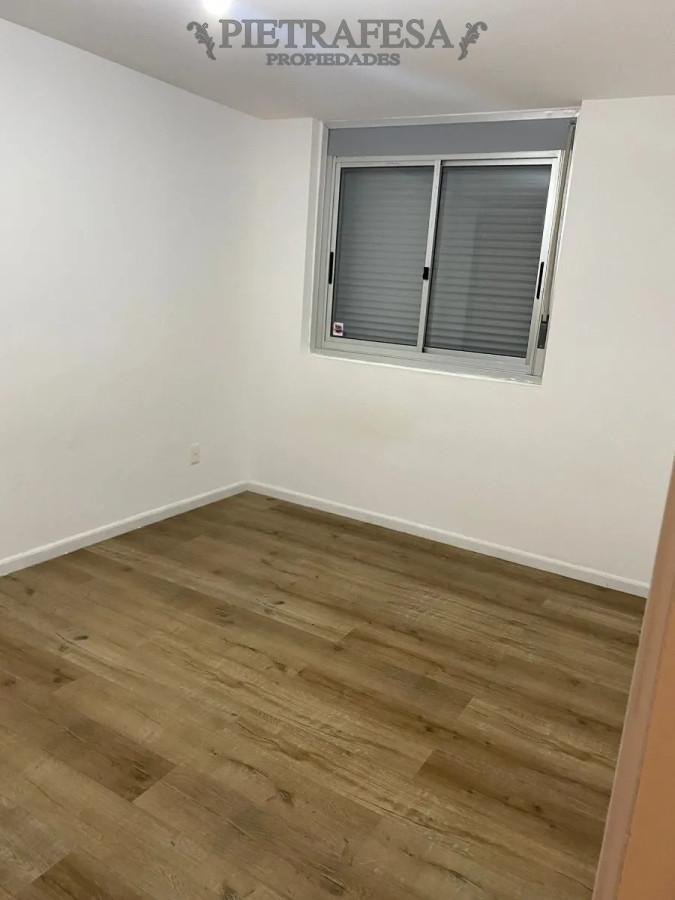 Apartamento ID.3623 - Apartamento en Venta con Renta, 2 dormitorios, 1 baño, terraza, Defensa, Cordón.