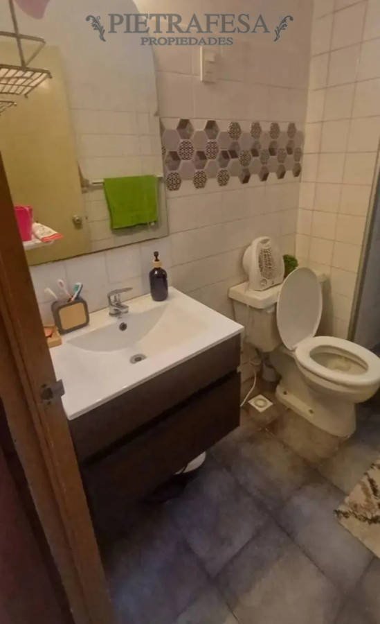 Apartamento ID.15729 - Apartamento en venta con renta, 3 dormitorios, 1 baño, terraza lavadero, estacionamiento. Malvin Norte.