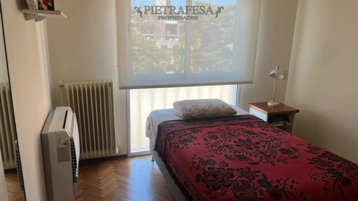 Apartamento ID.16667 - Venta de apartamento, 3 dormitorios , 2 baños , terraza , garaje . Parque Rodó
