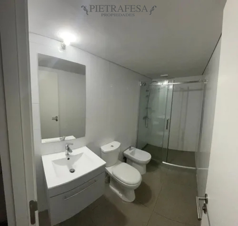 Apartamento ID.13476 - Apartamento en alquiler, 2dormitorios, 1baño, terraza. Centro.
