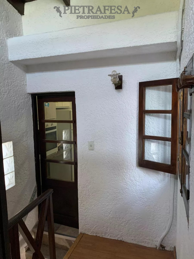 Apartamento ID.12268 - Apto en venta con renta 3 dormitorios y patio- La Comercial