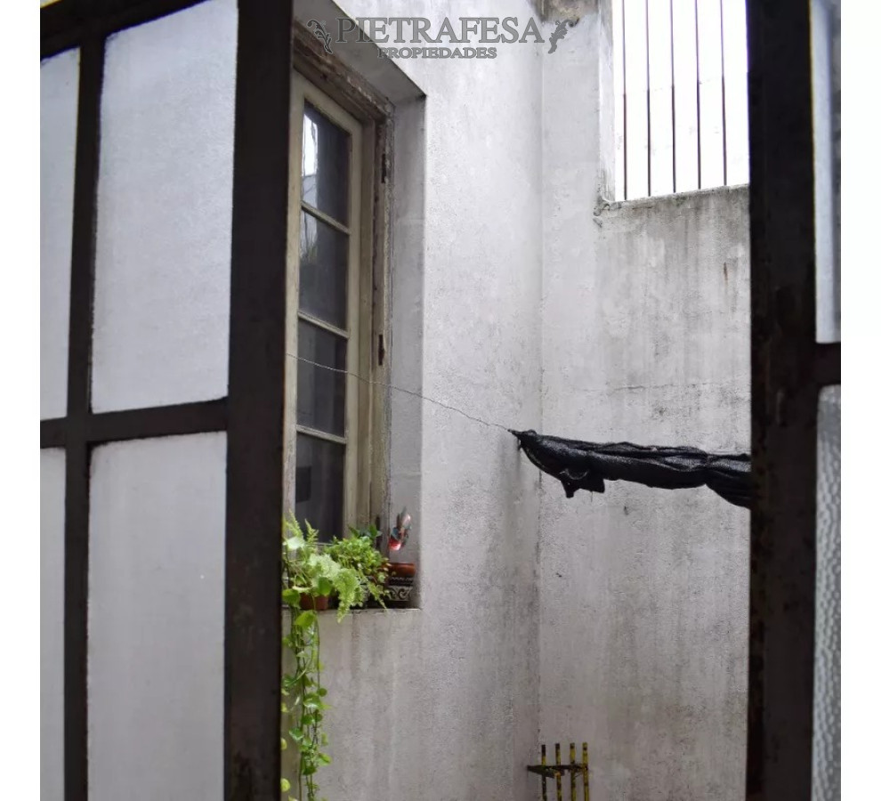 Apartamento ID.12550 - Apto en venta 5 dormitorios, 2 baños, patio-Cordón 