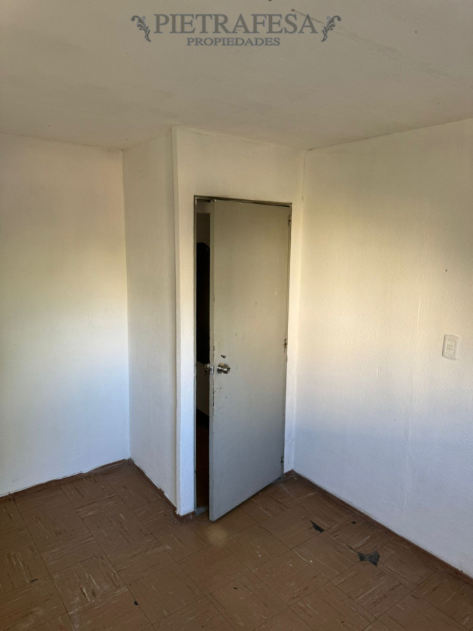 Apartamento ID.15107 - Apartamento en venta, 4 dormitorios, 2 baño-Colón