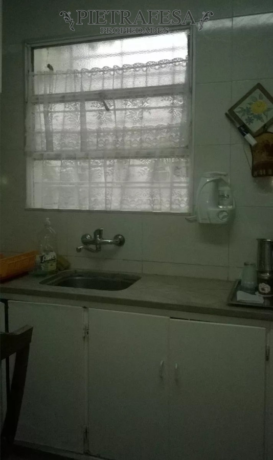 Apartamento ID.6468 - Apartamento en venta -CON RENTA 1 dormitorio , 1 baño y patio- Canelones- Ciudad Vieja. 