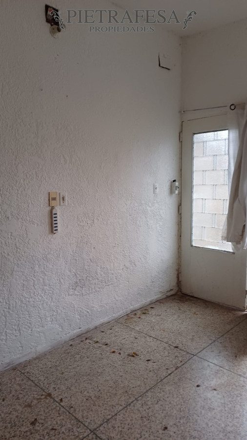 Apartamento ID.13696 - Apartamento en alquiler, 1 dormitorio, 1baño, patio. Unión.