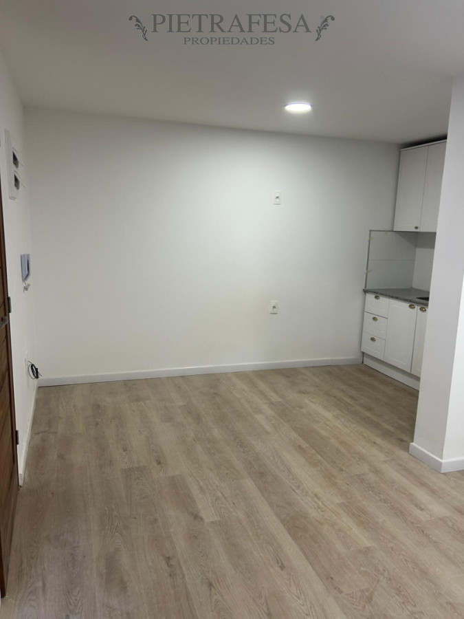 Apartamento ID.15021 - Apartamento en venta, 2 dormitorios, 1 baño, terraza con parrillero. Palermo.