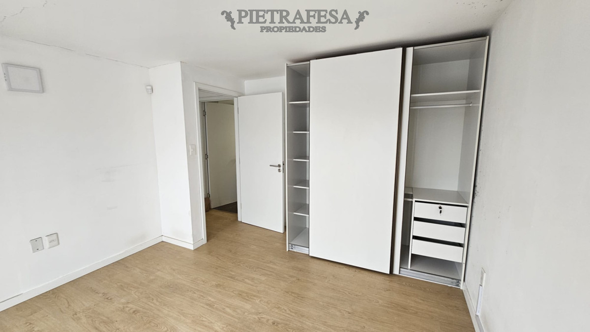 Apartamento ID.8119 - Apartamento en alquiler, 1 dormitorios, 1 baño y patio-Magallanes- Palermo