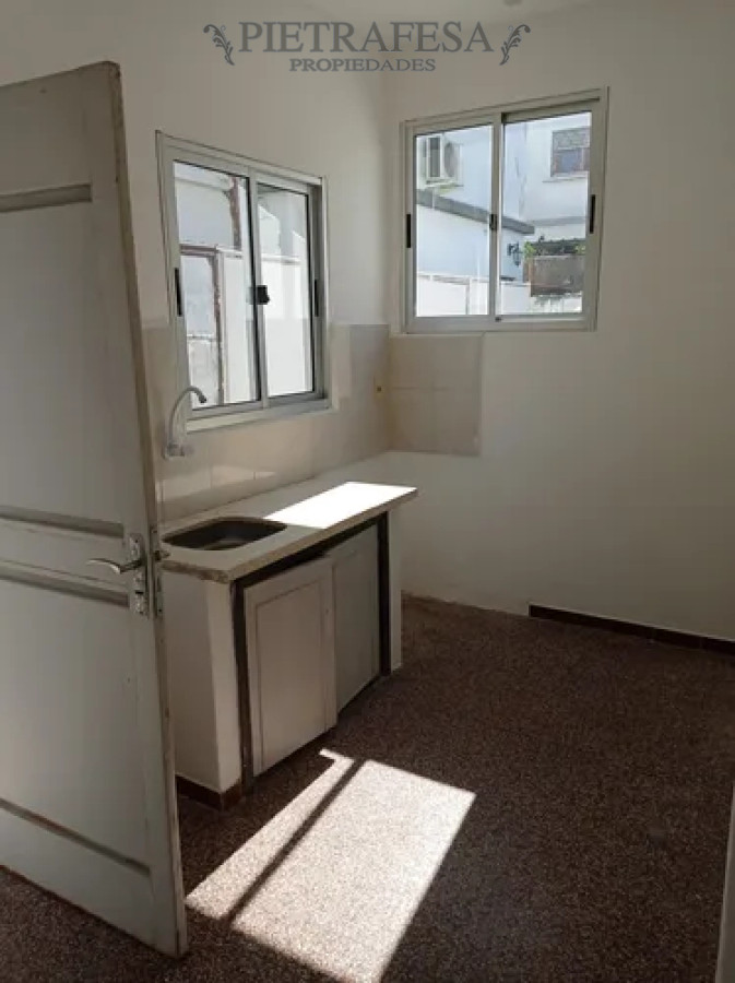 Apartamento ID.13415 - Apartamento en alquiler, 1dormitorio, 1baño, patio. Belvedere.