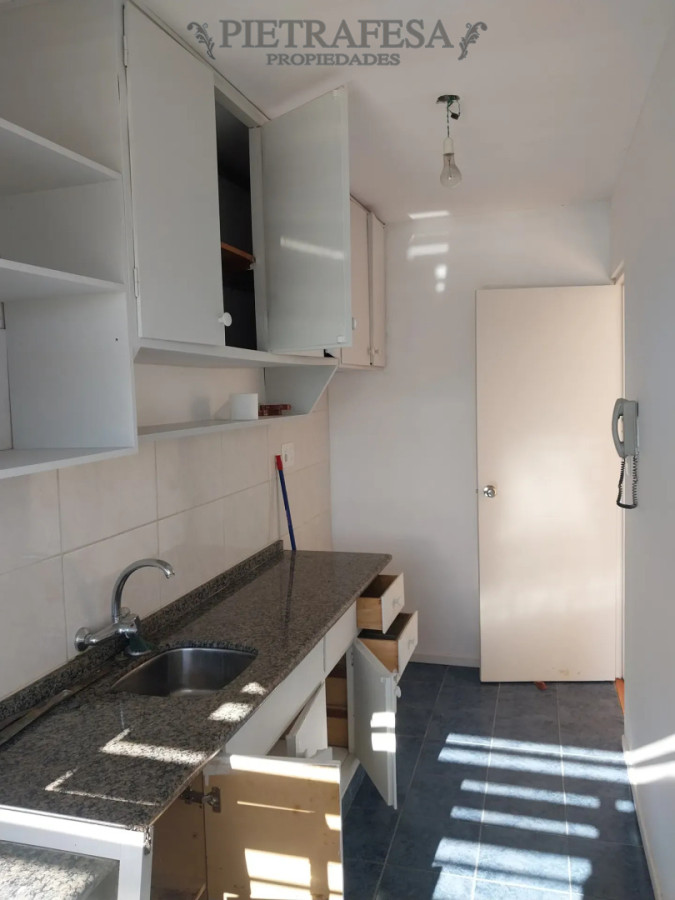Apartamento ID.15740 - Apartamento en alquiler, 2 dormitorios, 2 baños, cochera. Pocitos.