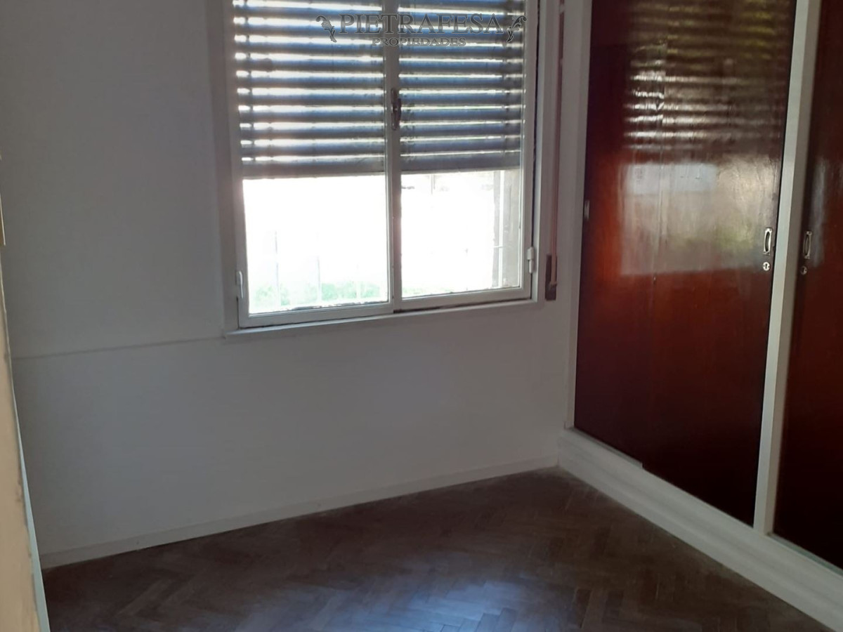 Apartamento ID.8849 - PH en venta con renta, 2 dormitorios, 1 baño y patio-Buceo