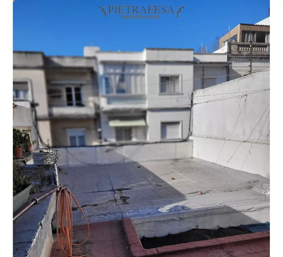 Apartamento ID.7122 - Ph en venta 2 dormitorios, 1 baño, azotea y garaje-Carlos Roxlo- Cordón