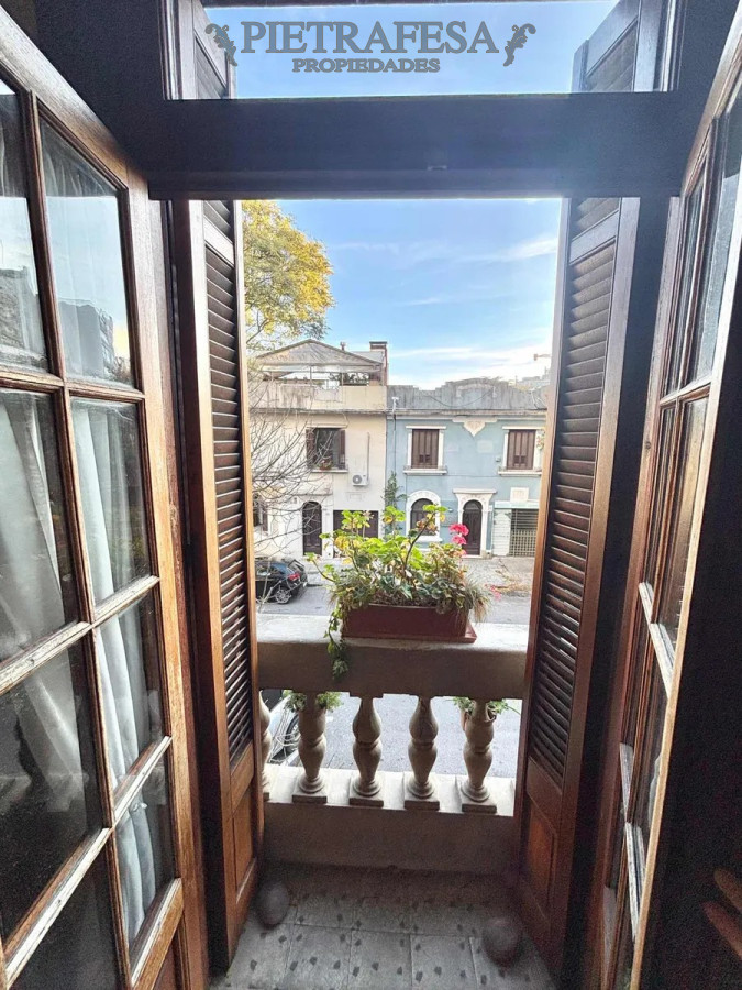 Apartamento ID.13935 - Casa PH en venta en Pocitos, 3 dormitorios, 1 baño, terraza.