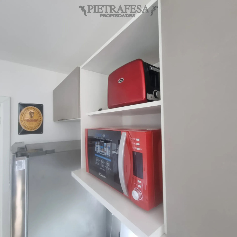 Apartamento ID.15379 - Penthouse en venta, 1 dormitorio, 1 baño, terraza con parrillero. Amueblado. Cordón.