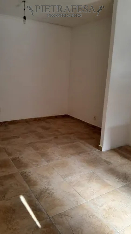 Apartamento ID.13511 - Apartamento en alquiler, 2dormitorios, 1baño, patio. Villa Muñoz.