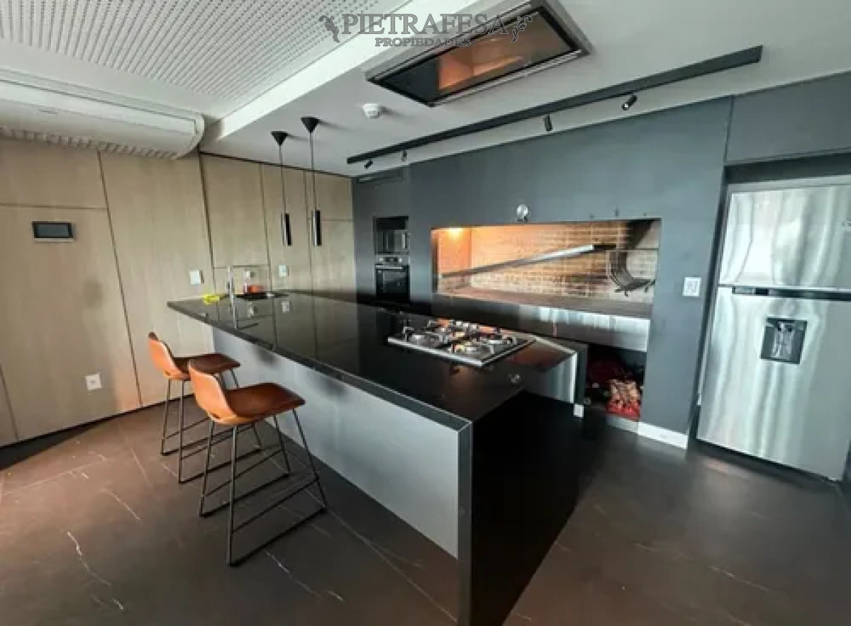 Apartamento ID.13272 - Apartamento en alquiler, 2dormitorios, 2baños, terraza, garaje. Punta Carretas.