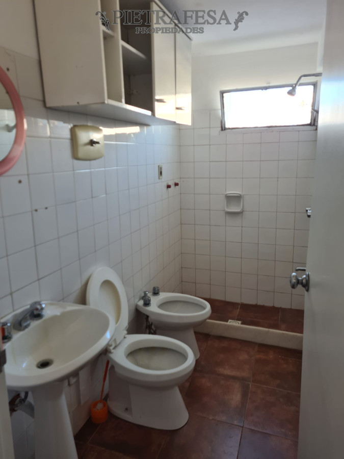 Apartamento ID.4221 - Apartamento en alquiler, 1 dormitorio, 1 baño, balcón, Galicia Centro.