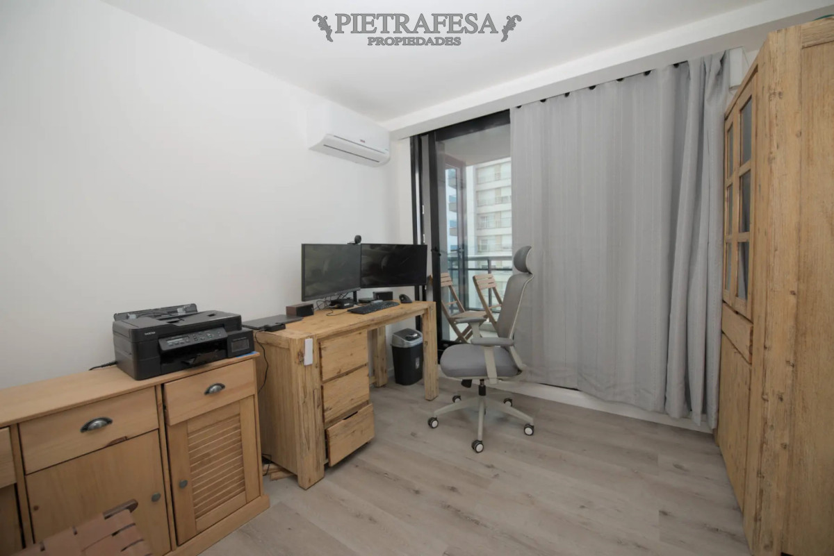 Apartamento ID.15101 - Apartamento en venta, 3 dormitorios, 2 baños, terraza, garaje. Amueblado. Buceo.