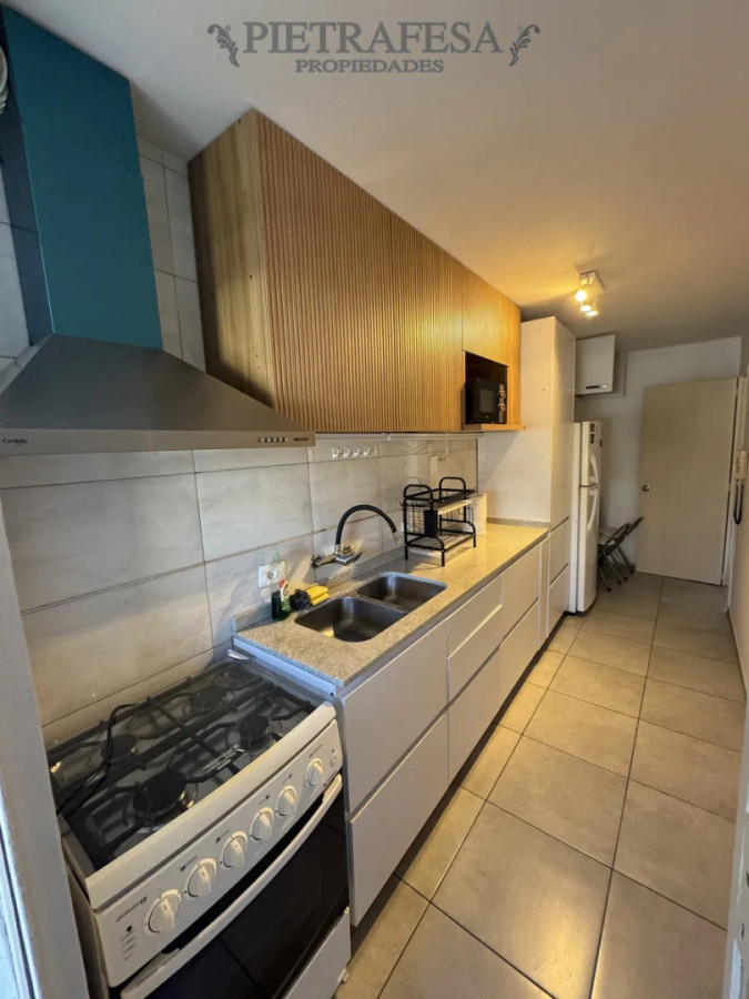 Apartamento ID.14649 - Apartamento en alquiler, 2 dormitorios, 1 baño, terraza lavadero. Pocitos.